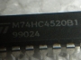 028565